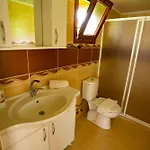 Defne Olive Gardens, Koca Calis, * フェティエ